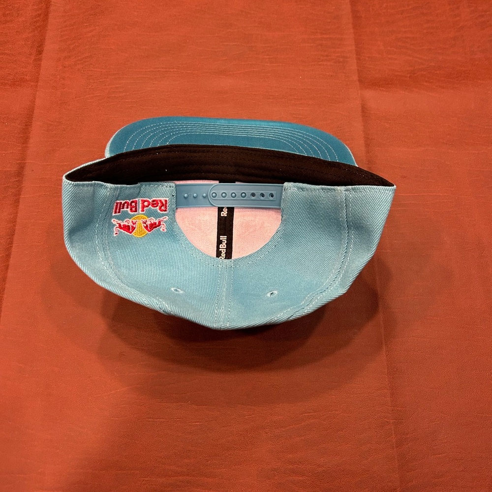 Brand new Red Bull hat SnapBack - Picture 2 of 2